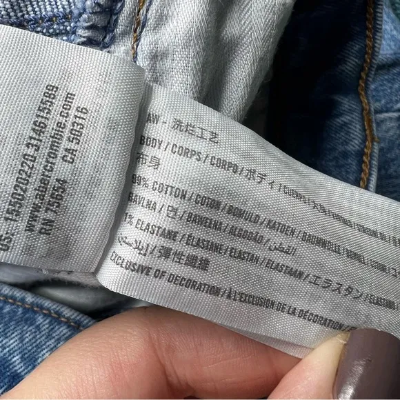 Abercrombie and Fitch The 90's Relaxed High Rise Jeans Size 34
