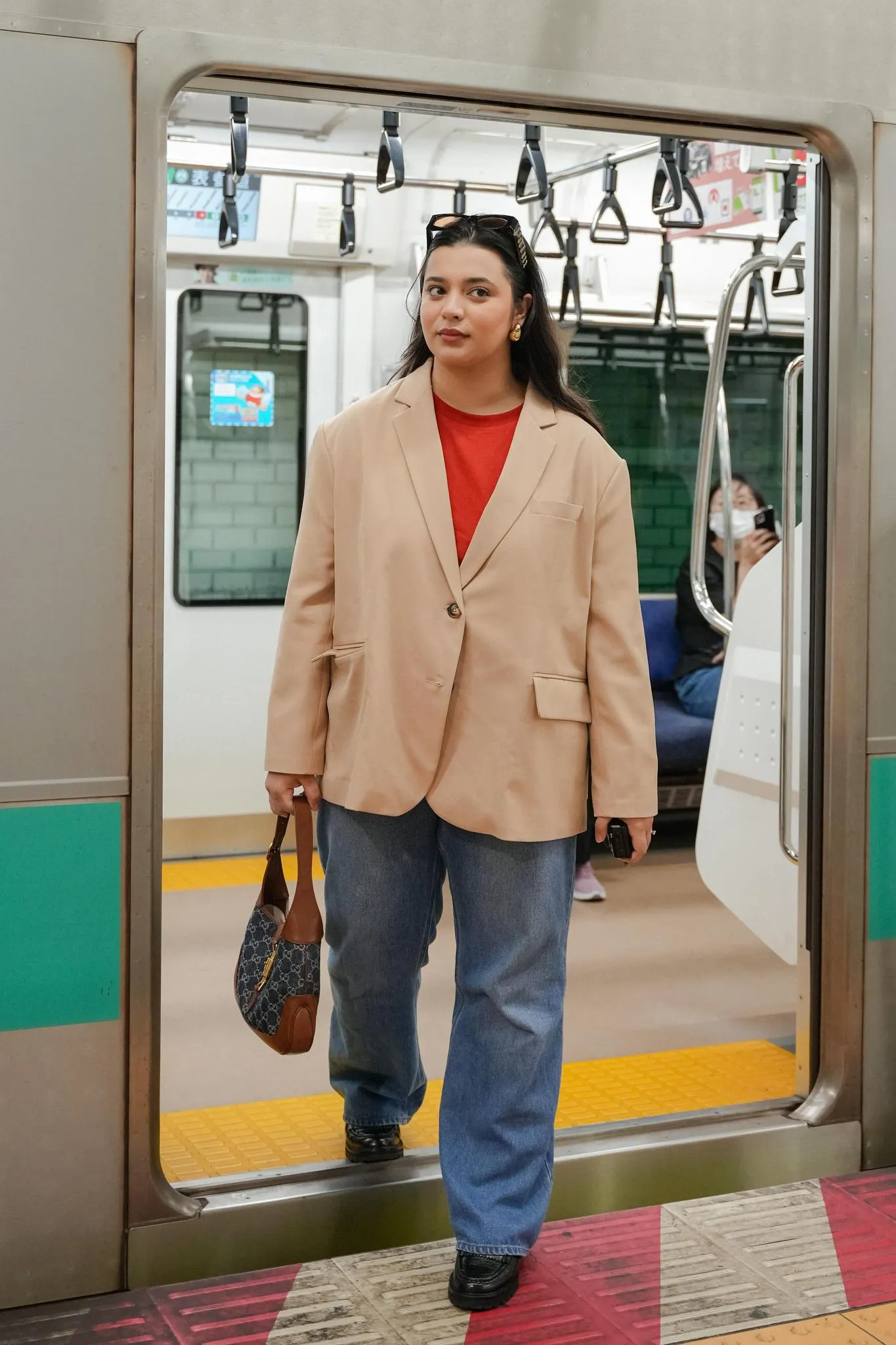 AKFORPM LOML BLAZER IN BEIGE