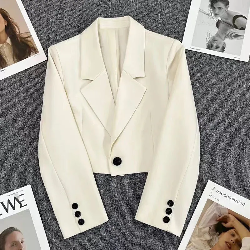 ChicEdge Black Cropped Blazer