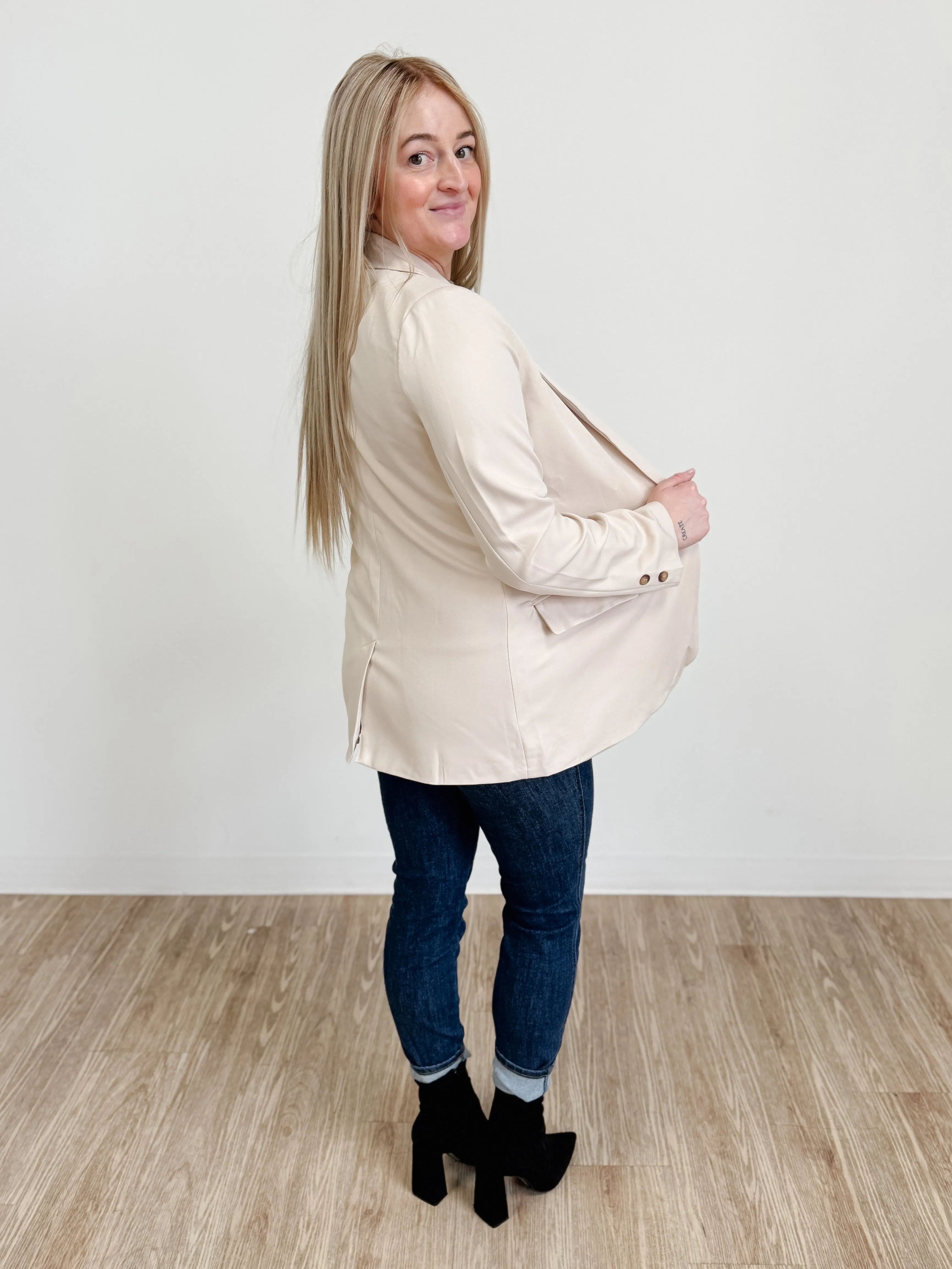 Classic Blazer With Single Button Closure in Oatmeal