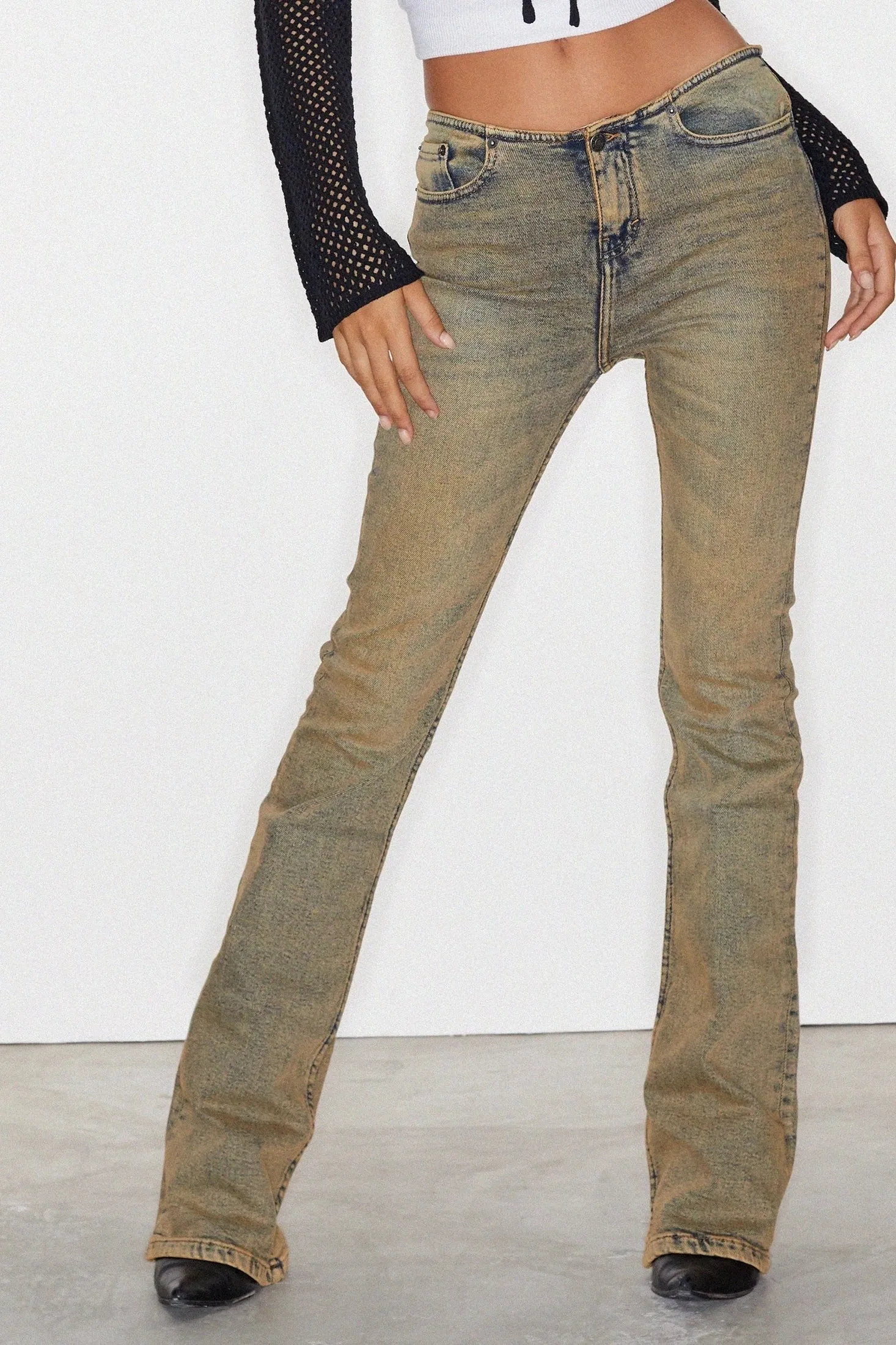 Clean Waist Low Rise Jeans in Sandy Blue