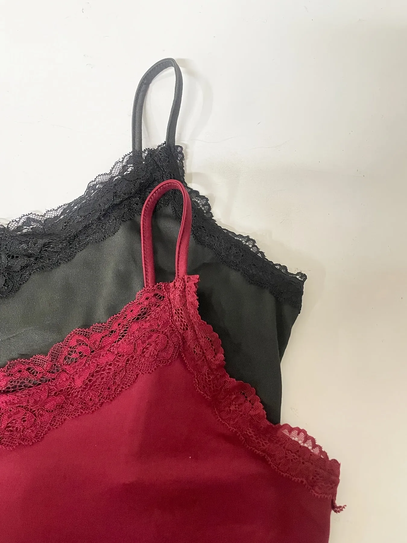 Elegant Lace-Trimmed Two-Piece Camisole Set - V-Neck Tank Top
