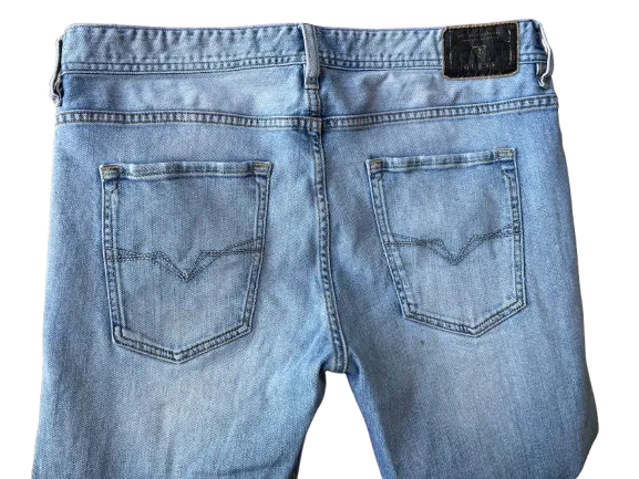 GUESS Regular Straight Distressed Jeans