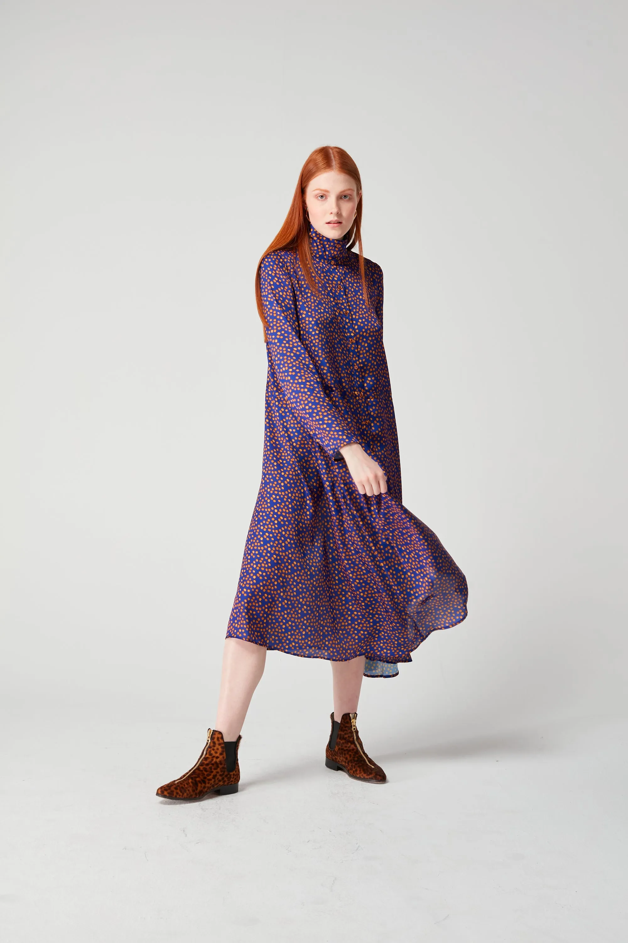 Java dress in navy blue Messy Dots