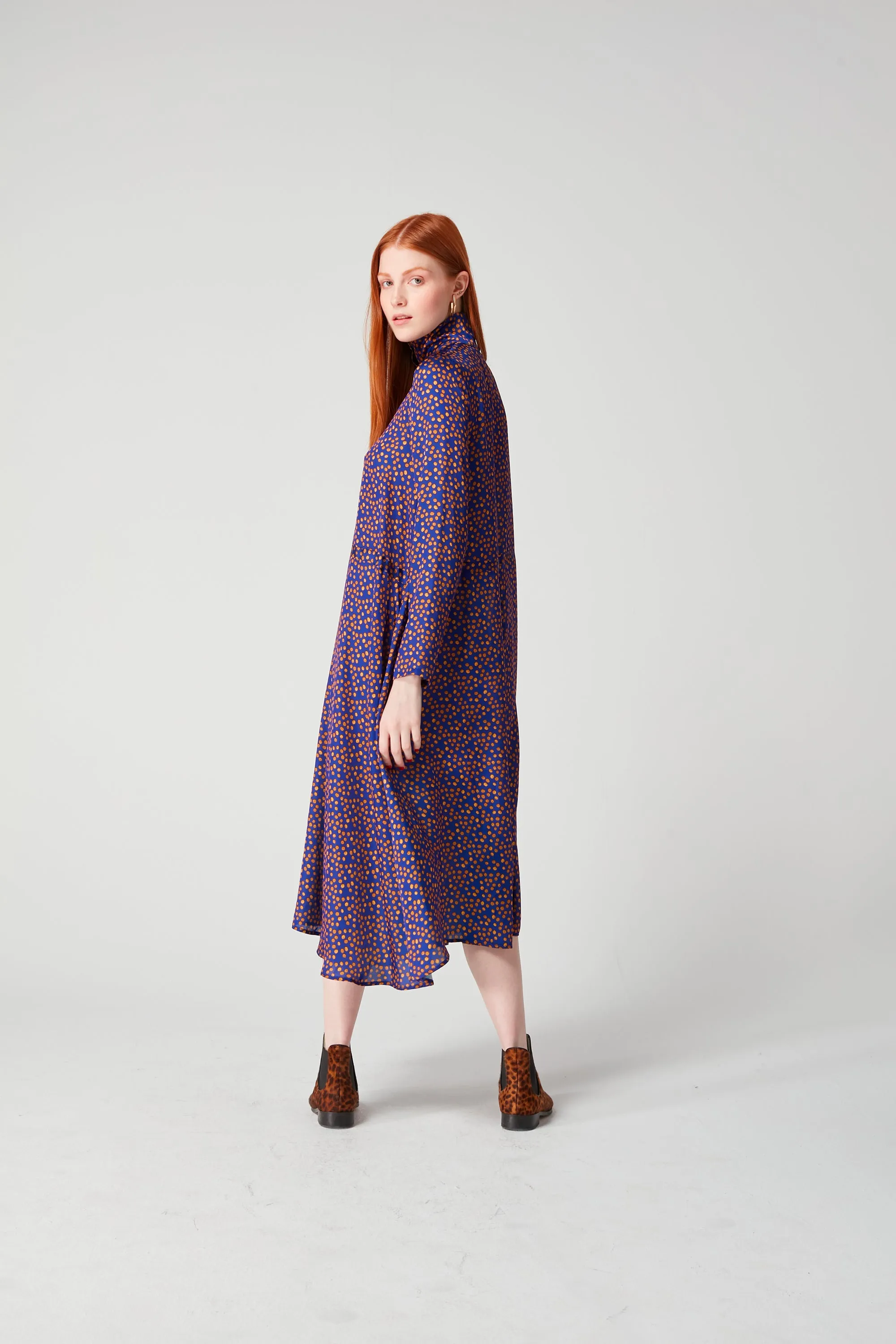 Java dress in navy blue Messy Dots