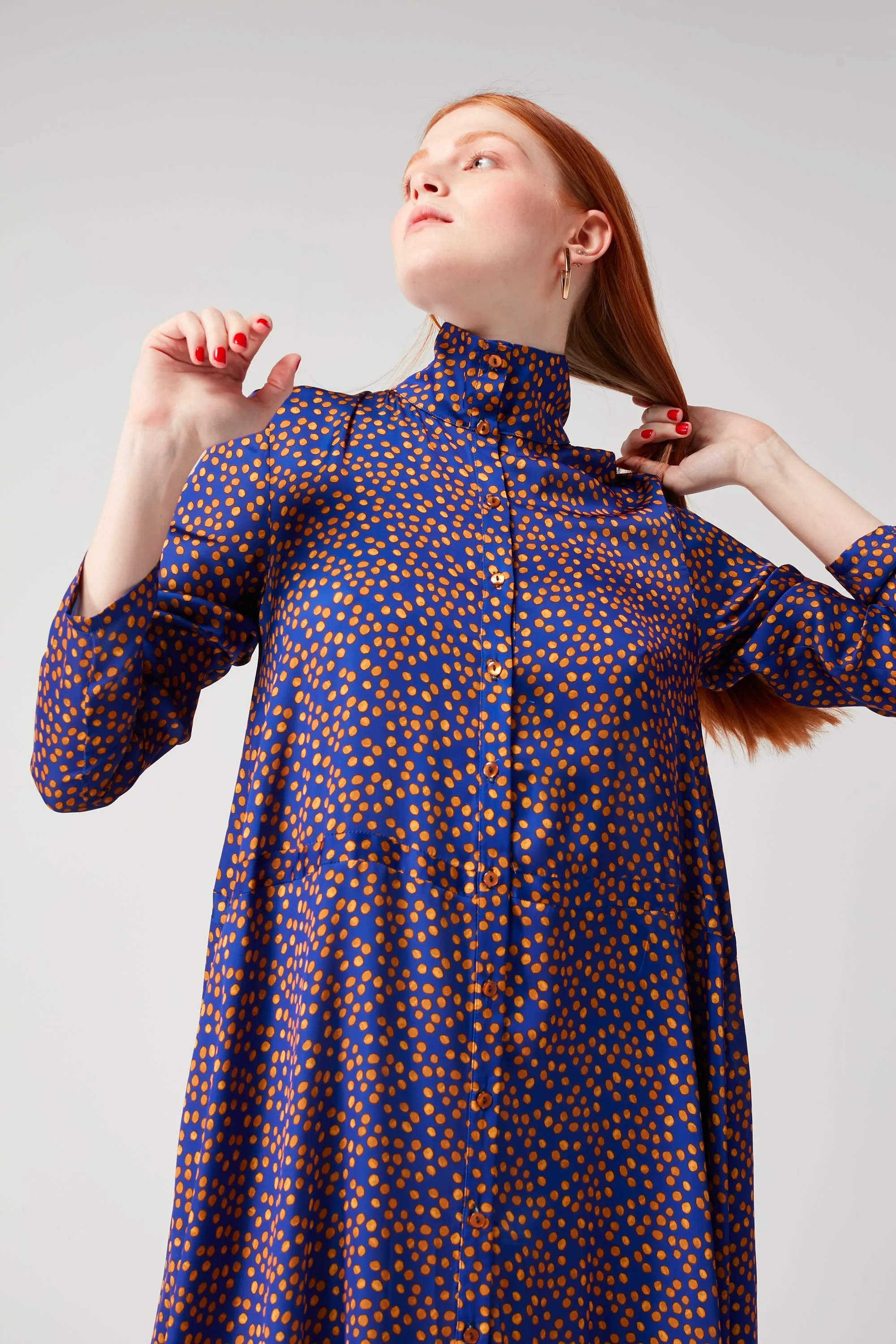 Java dress in navy blue Messy Dots