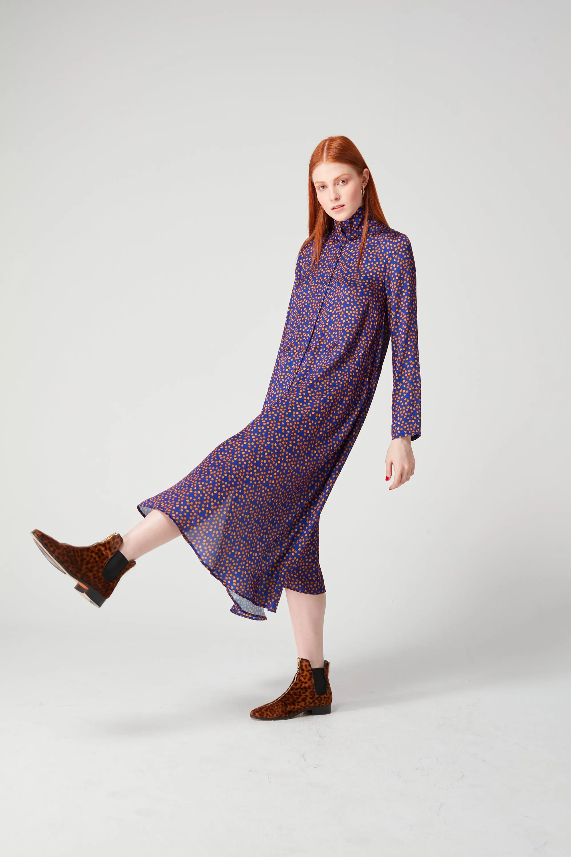 Java dress in navy blue Messy Dots