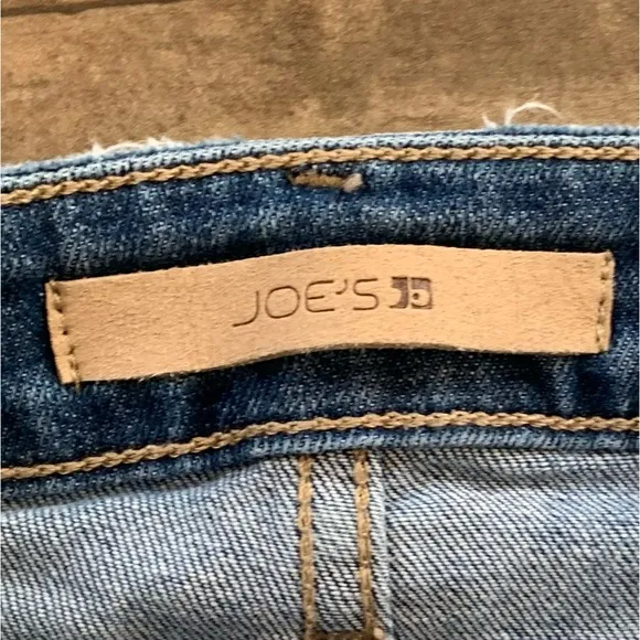 Joe’s Jeans Icon Rhea distressed rolled cropped