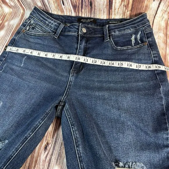 Judy Blue BOYFRIEND FIT Size 13/31 Distressed Mid Rise Jeans Denim Pants 31x30