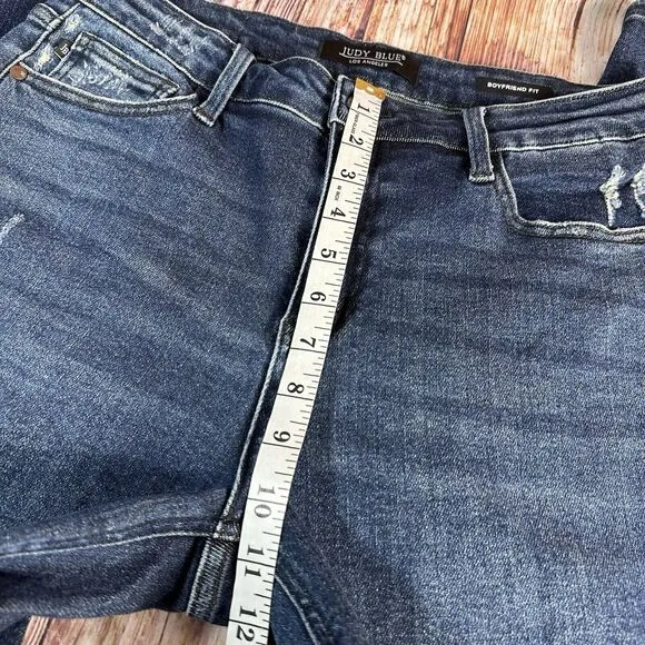 Judy Blue BOYFRIEND FIT Size 13/31 Distressed Mid Rise Jeans Denim Pants 31x30