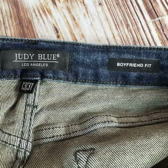 Judy Blue BOYFRIEND FIT Size 13/31 Distressed Mid Rise Jeans Denim Pants 31x30
