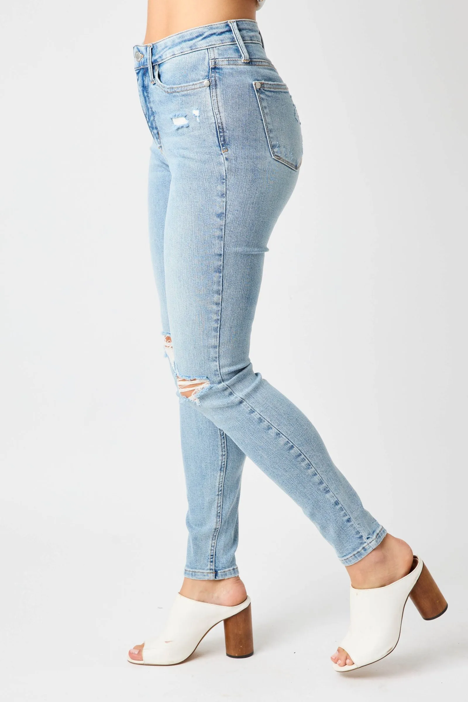 Judy Blue TUMMY CONTROL Light Wash Jean