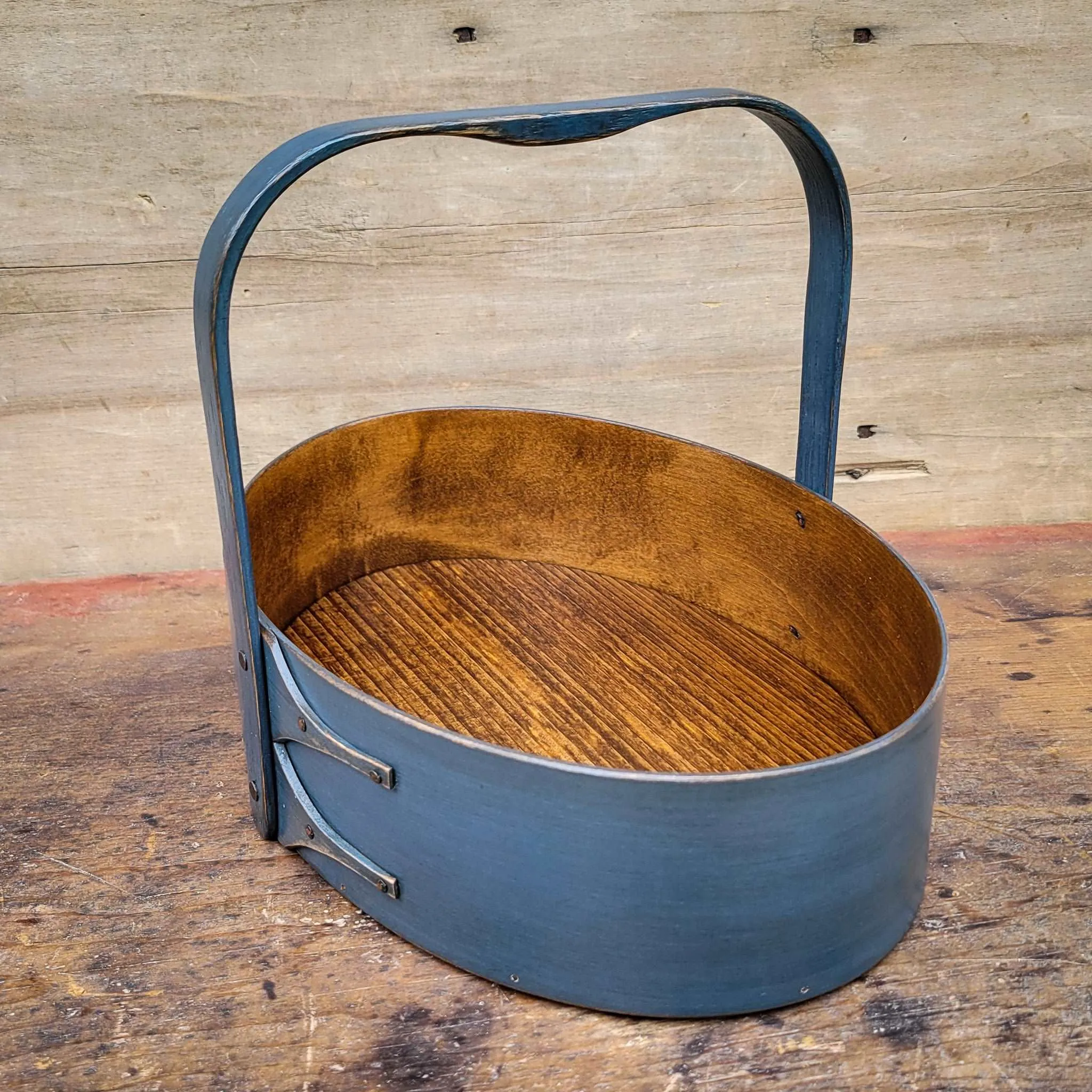 Medium Shaker Sewing Carrier
