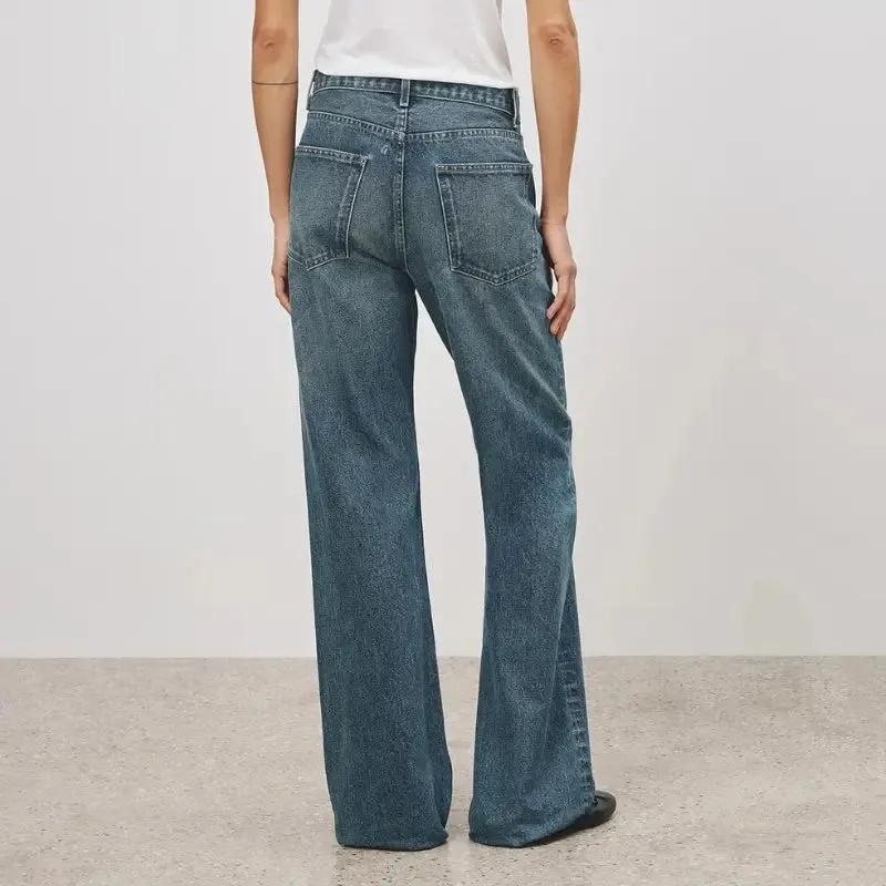 Mitchell Jean in Simon Wash