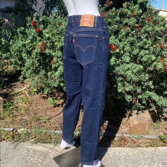 NWOT Levi’s  550 Relaxed Fit Tapered Leg High Rise Jeans