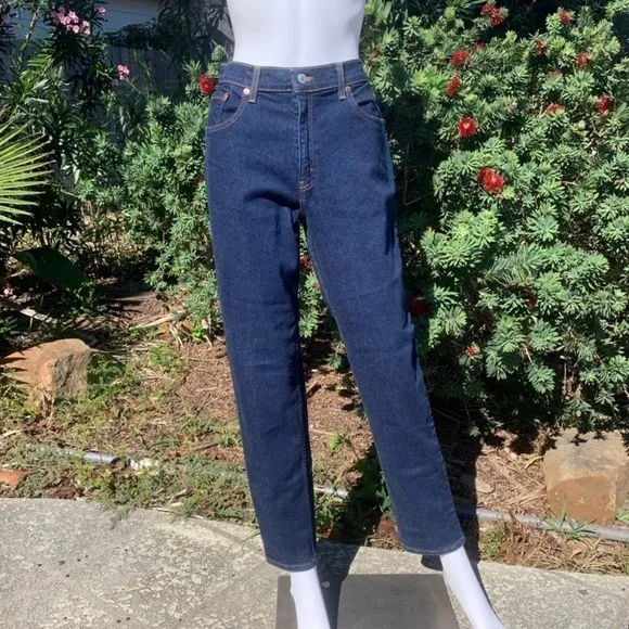NWOT Levi’s  550 Relaxed Fit Tapered Leg High Rise Jeans
