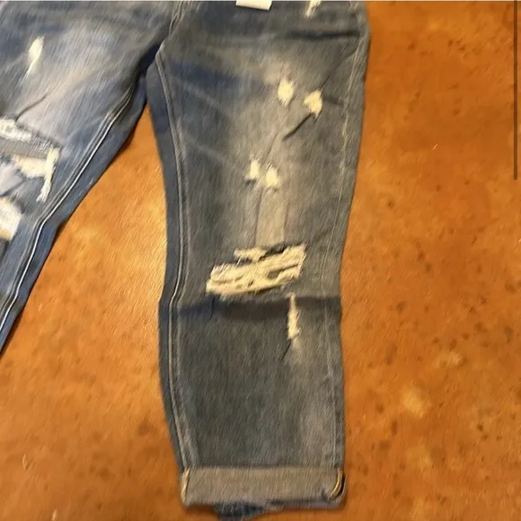 NWT Vervet jeans by Flying Monkey. Stretch boyfriend Distressed and stretch