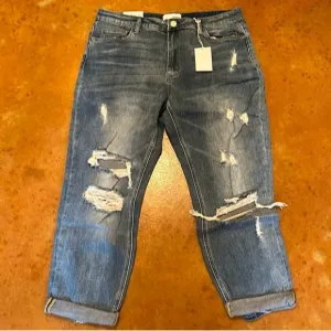 NWT Vervet jeans by Flying Monkey. Stretch boyfriend Distressed and stretch