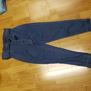NWT WHBM paper bag waist straight ankle jeans size 6R