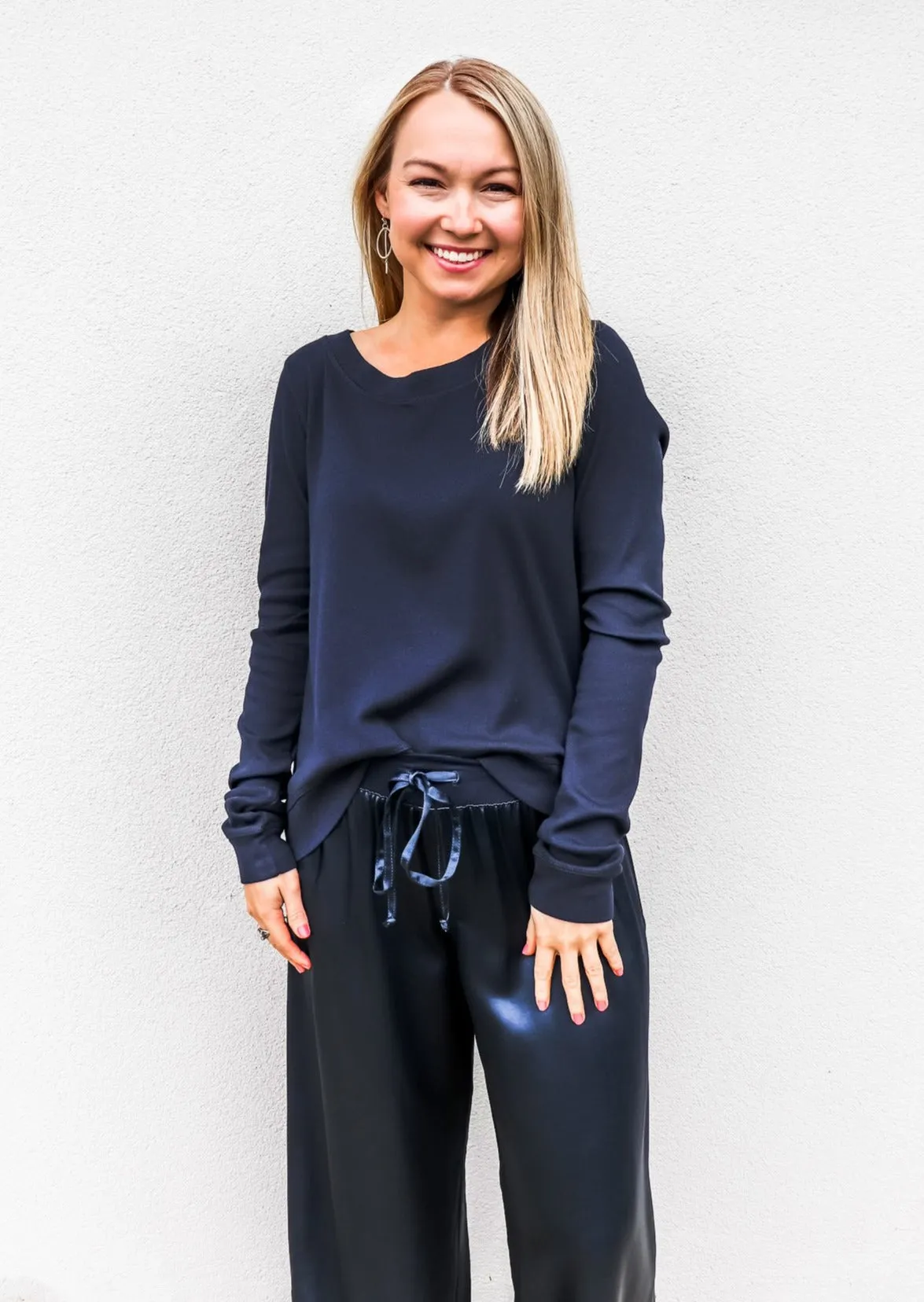 PJ Harlow Jolie Capri Satin Pant in Navy
