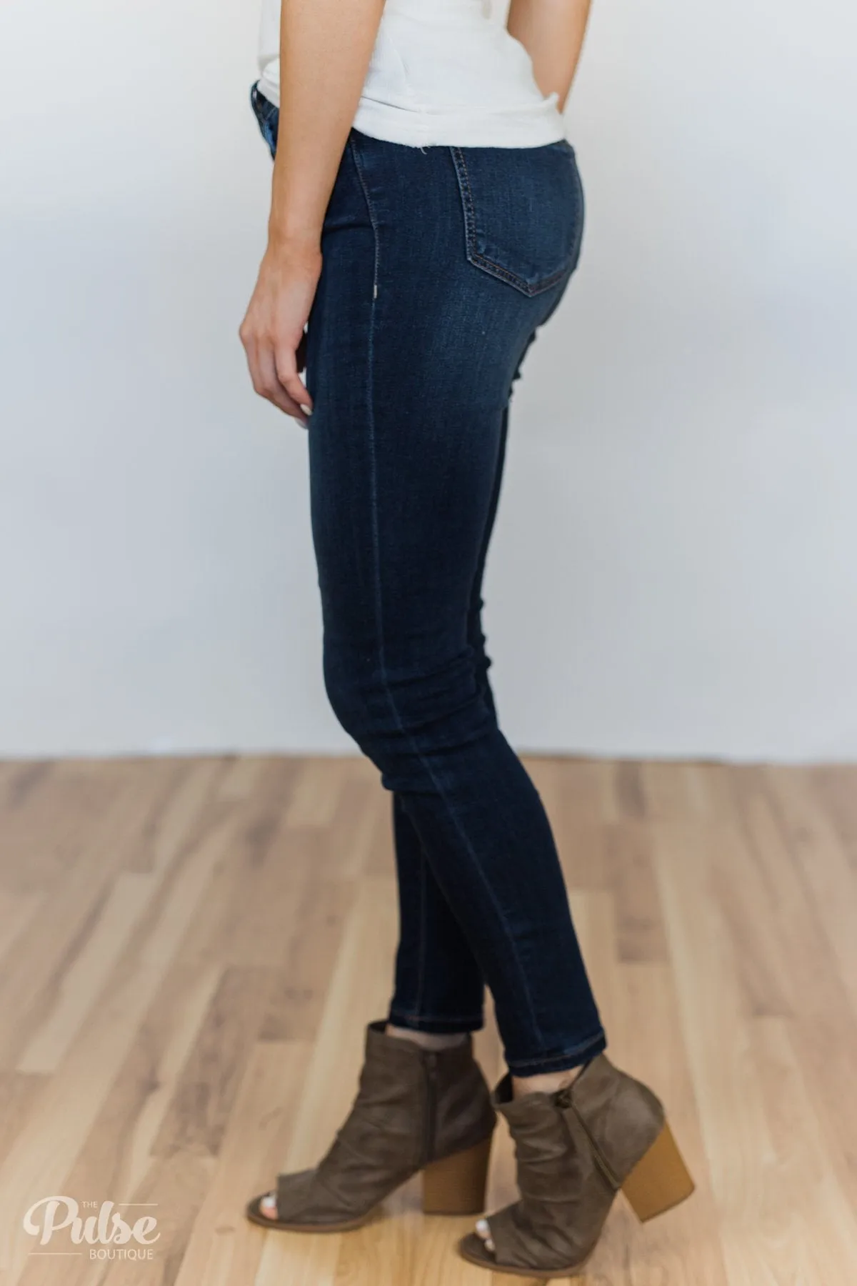 Sneak Peek Jeans- Claire Wash