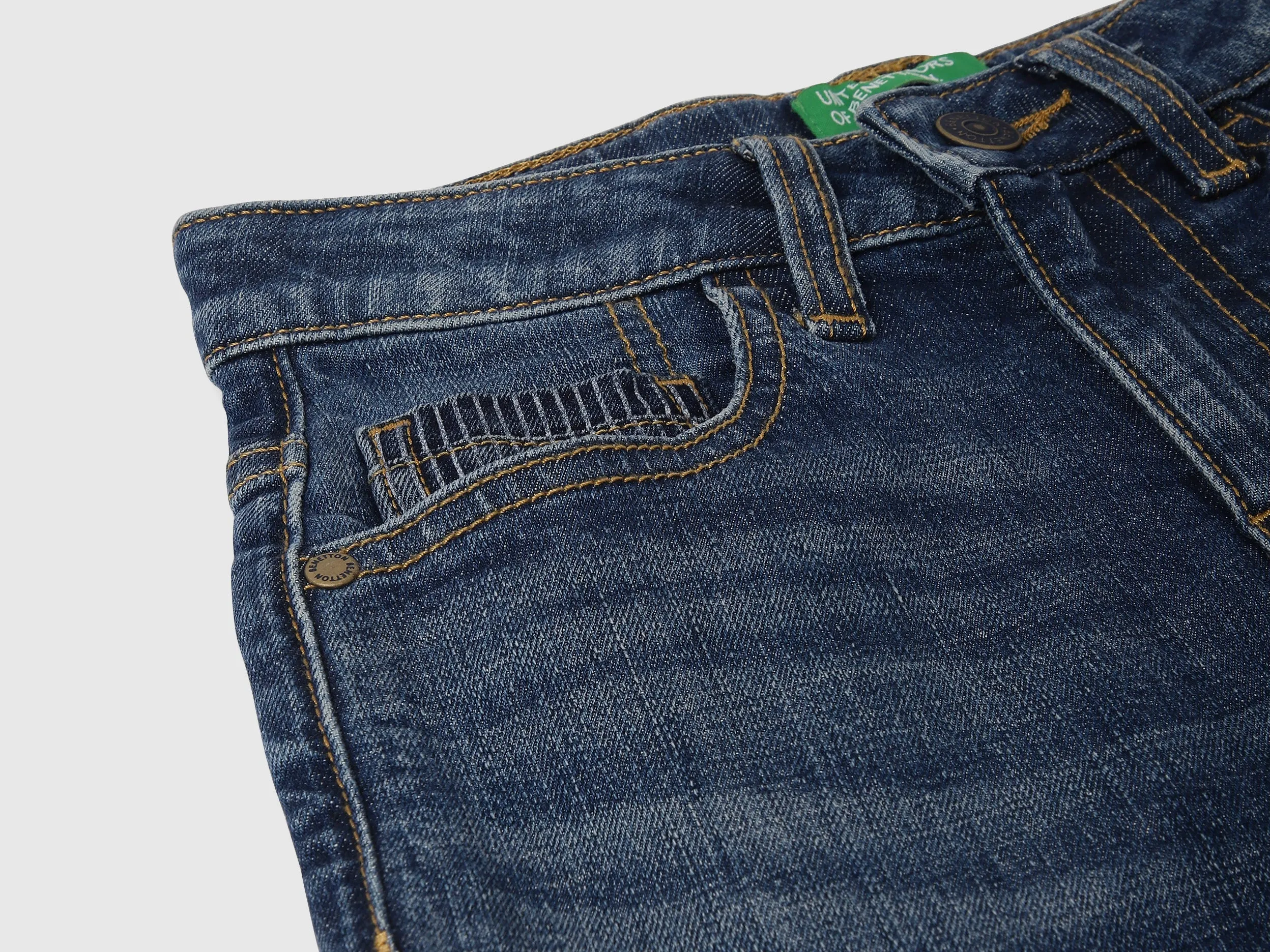 Solid Loose Fit Jeans
