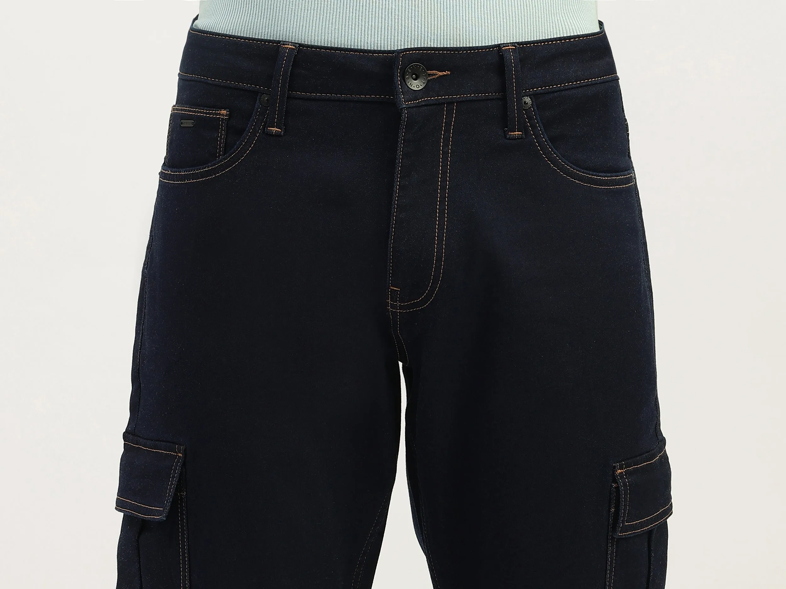 Solid Relaxed Fit Cargo Jeans