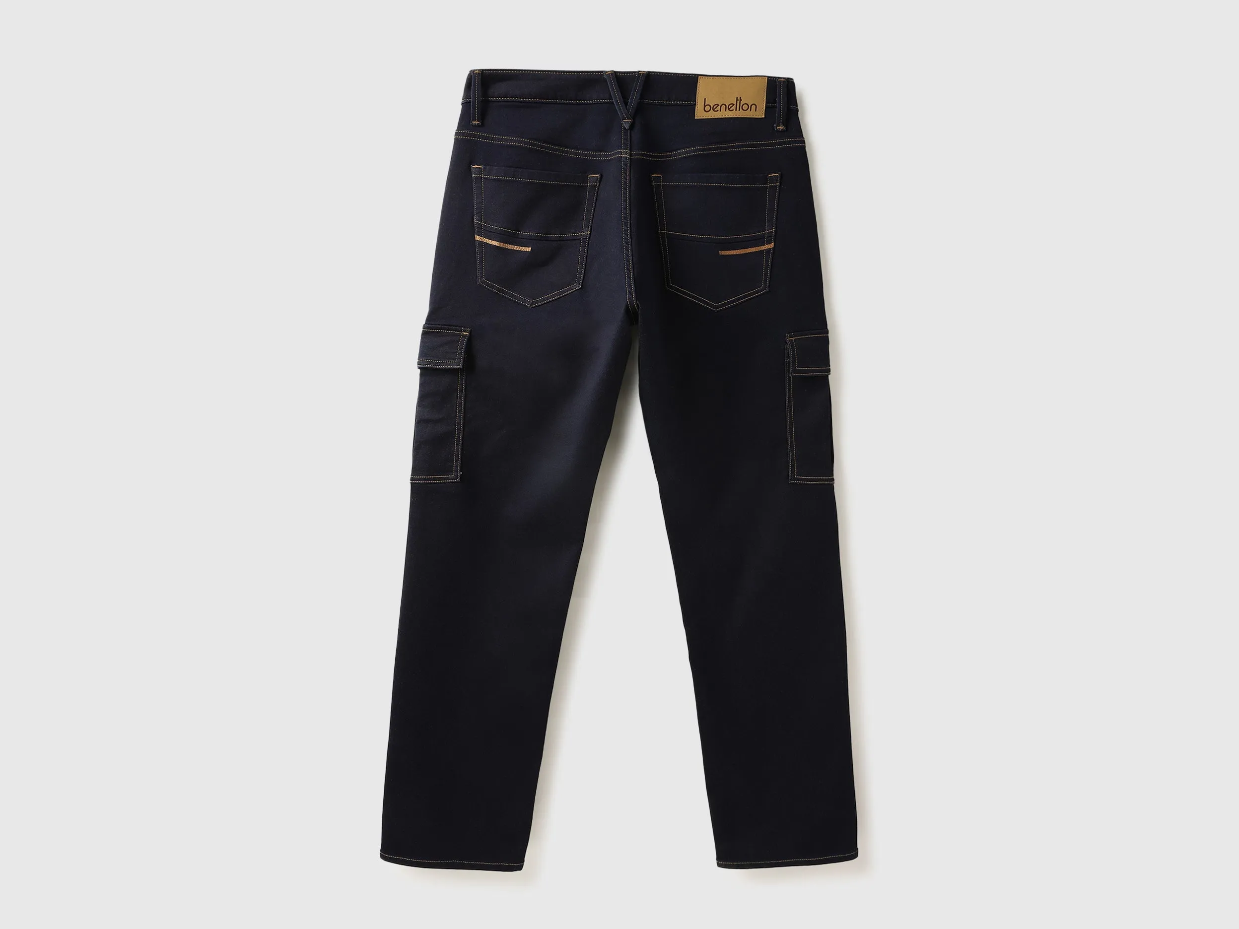 Solid Relaxed Fit Cargo Jeans