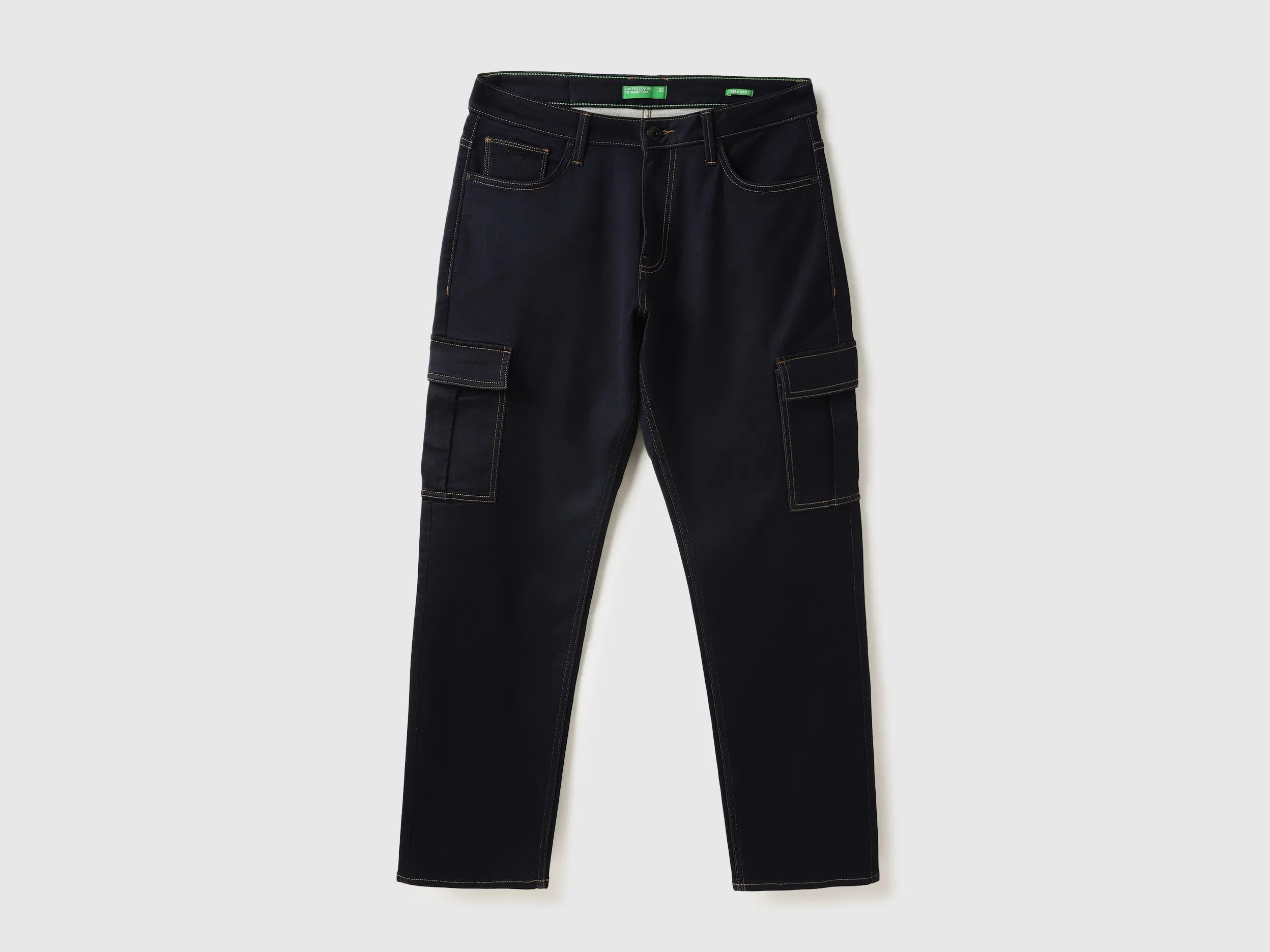 Solid Relaxed Fit Cargo Jeans