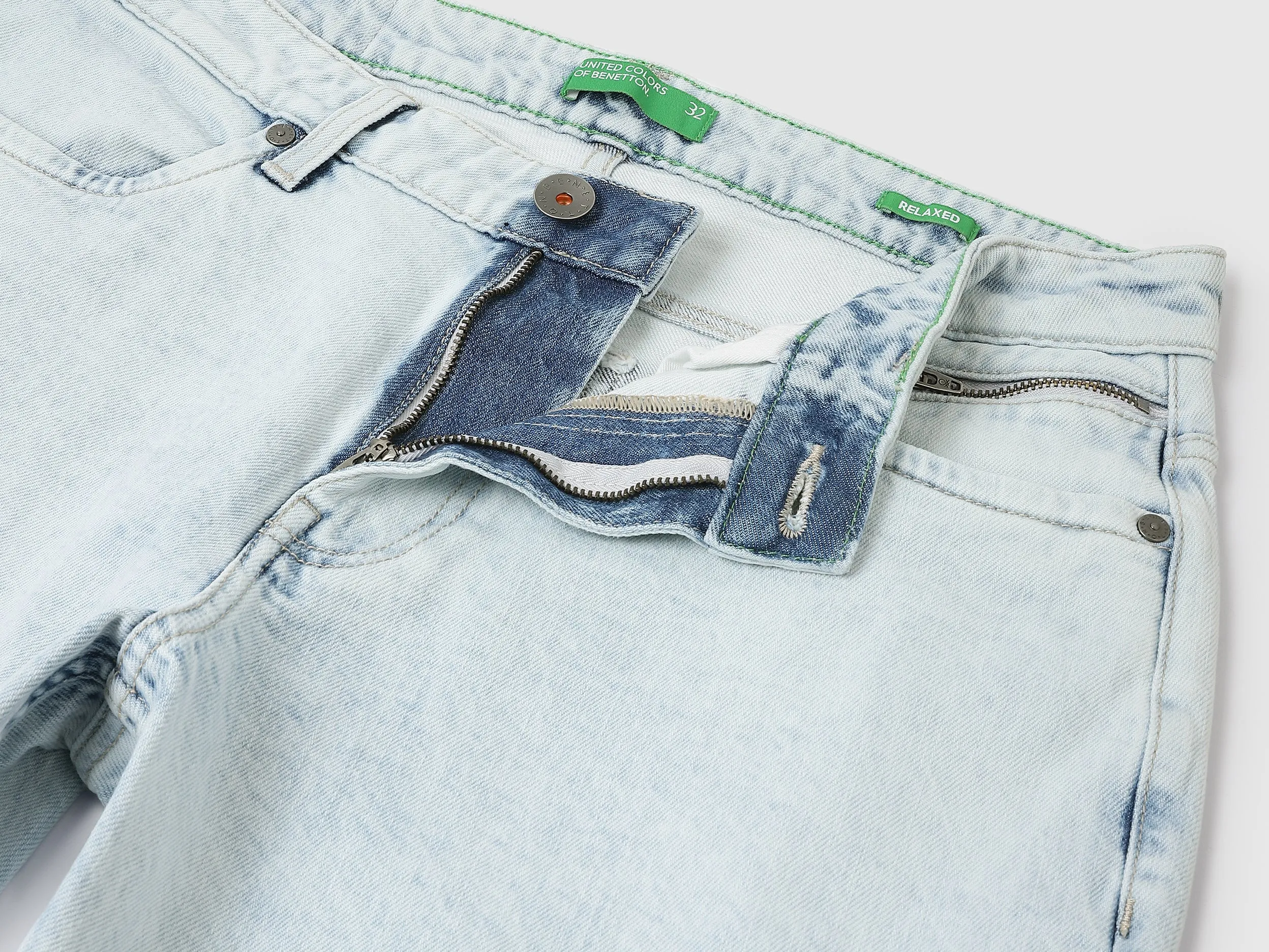 Solid Relaxed Fit Jeans
