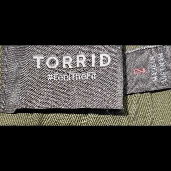 TORRID Olive  Green  Cropped Twill Cargo Pant Plus Size 2X